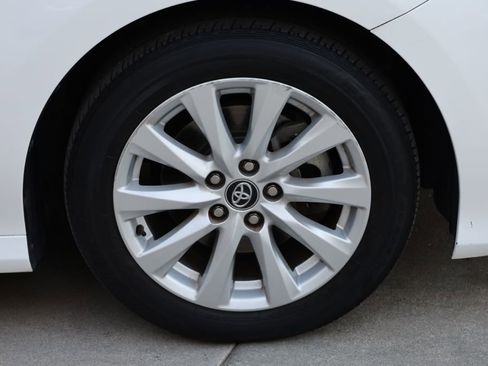 Used 2020 Toyota Camry LE image 34