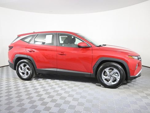 Used 2022 Hyundai Tucson SE image 8