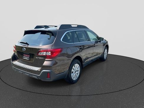 Used 2019 Subaru Outback 2.5i Premium w/ Popular Package #2 AWD/4WD image 8