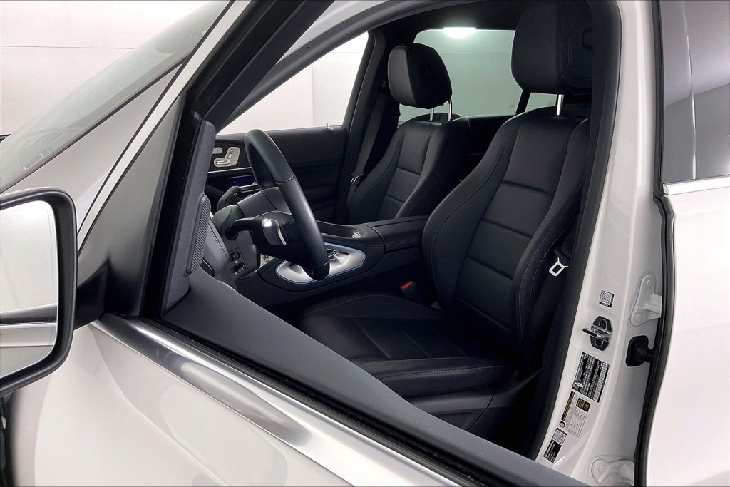 Used 2026 Mercedes-Benz GLS 450 4MATIC image 17
