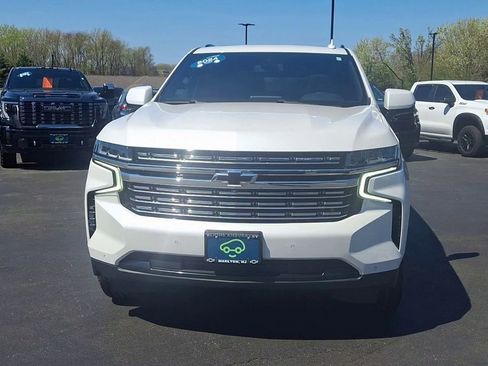 Certified 2022 Chevrolet Suburban RST w/ Luxury Package AWD/4WD image 6