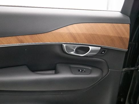 Certified 2024 Volvo XC90 B6 Plus w/ Protection Package Premier AWD/4WD image 21
