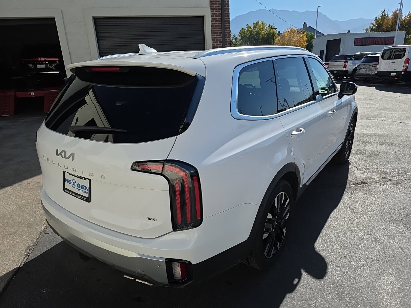 Used 2024 Kia Telluride SX Prestige w/ Towing Package AWD/4WD image 36