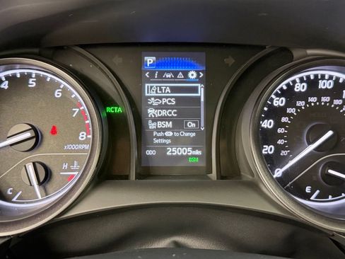 Used 2023 Toyota Camry SE w/ Convenience Package FWD image 29