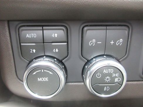 New 2026 GMC Yukon XL Elevation w/ Elevation Premium Package AWD/4WD image 17