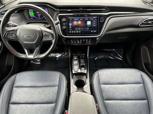 Used 2022 Chevrolet Bolt EUV LT w/ Convenience Package image 12