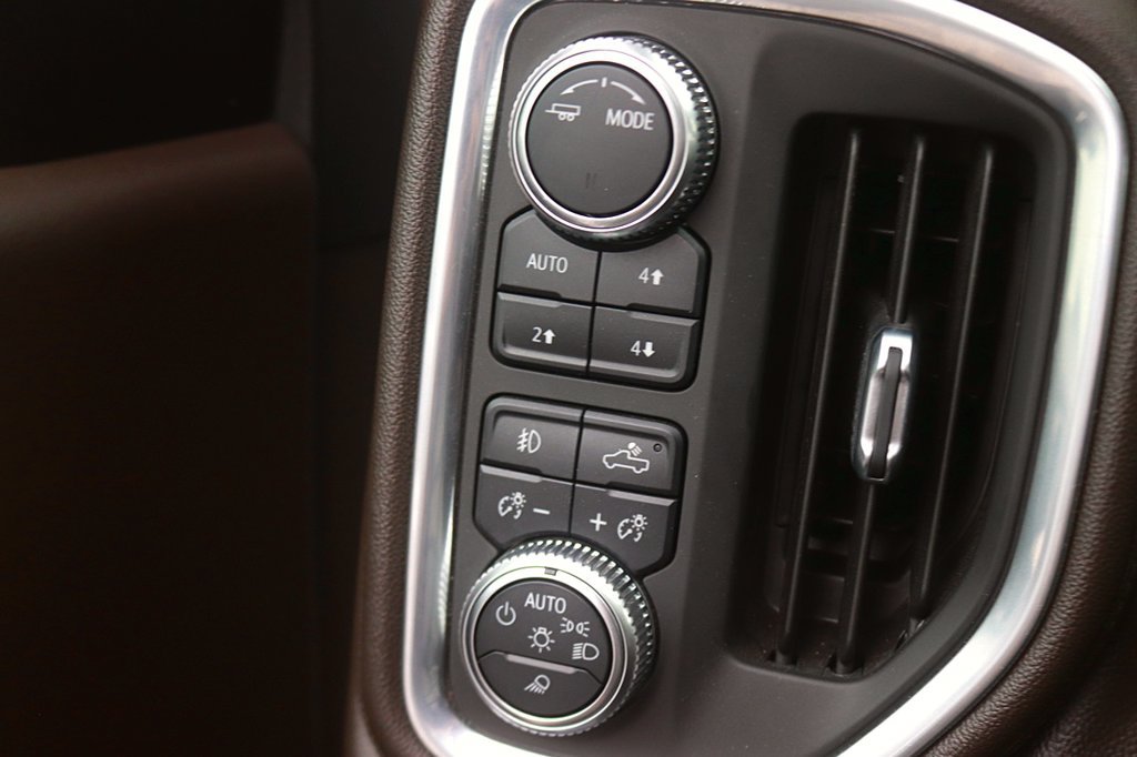 Used 2021 GMC Sierra 2500 SLT w/ SLT Preferred Package AWD/4WD image 27
