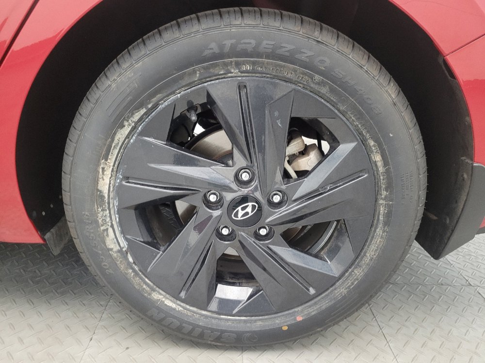Used 2023 Hyundai Elantra SEL FWD image 31