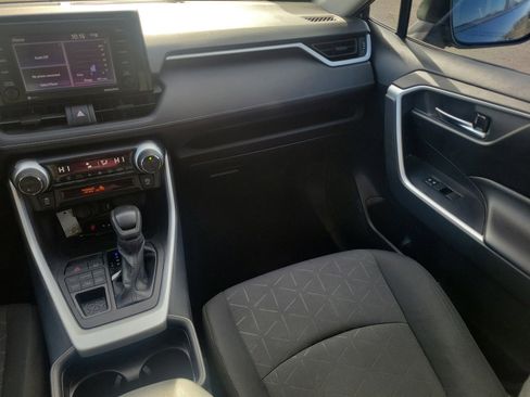 Used 2021 Toyota RAV4 XLE AWD/4WD image 13