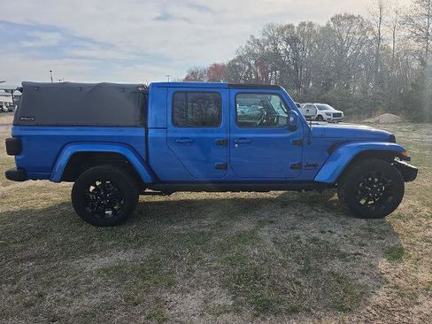 Used 2023 Jeep Gladiator Overland image 13