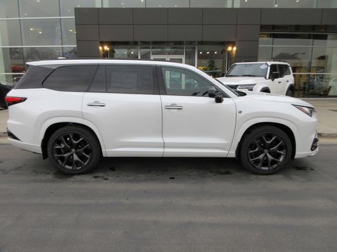 New 2026 Lexus TX 500h AWD image 12