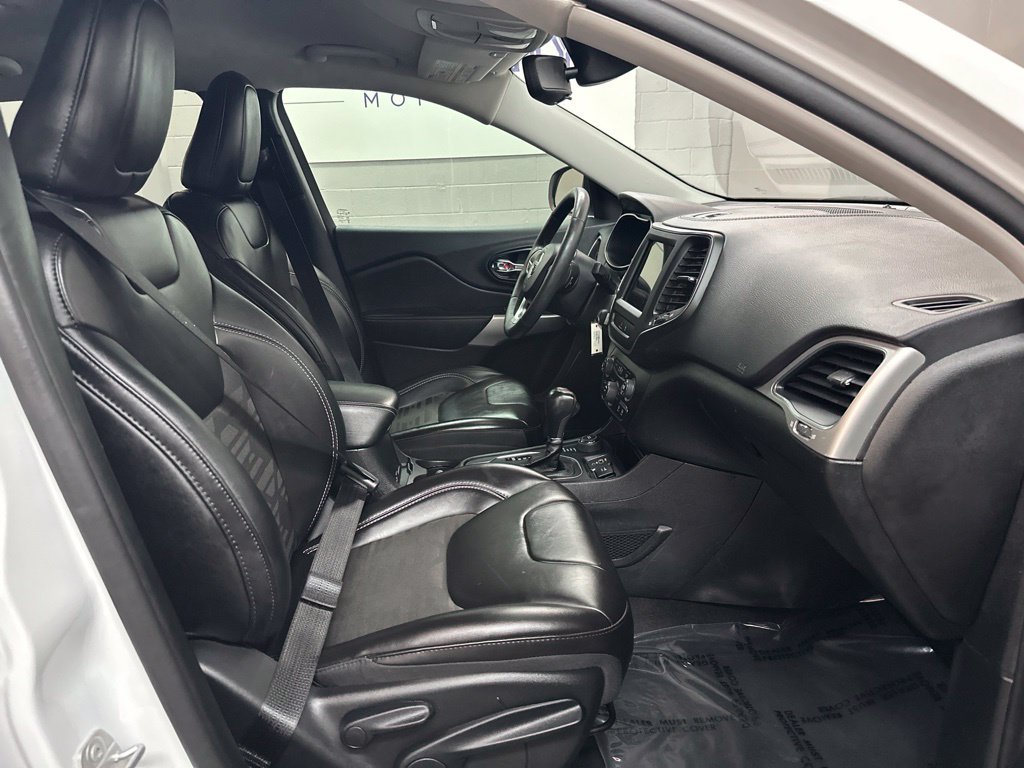 Used 2022 Jeep Cherokee Latitude AWD/4WD image 19