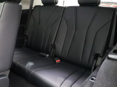 Used 2023 Acura MDX SH-AWD w/ Advance Package image 11