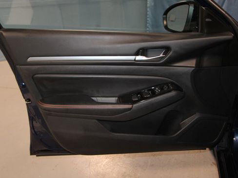 Used 2024 Nissan Altima 2.5 SR image 5