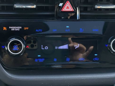 Used 2020 Hyundai Ioniq Limited FWD image 17
