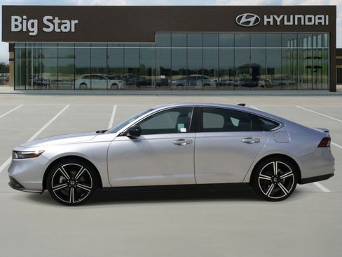 Used 2024 Honda Accord Sport image 2