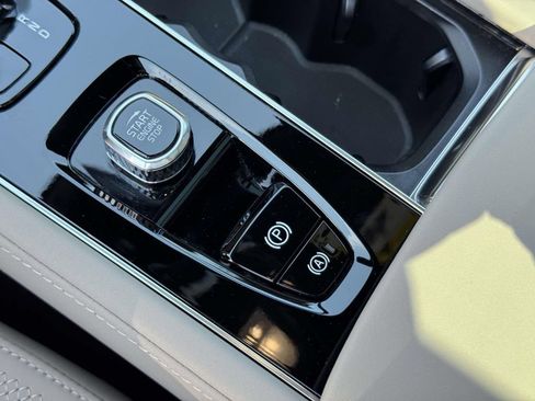 Certified 2026 Volvo XC90 B6 Plus w/ Protection Package Premier AWD/4WD image 32