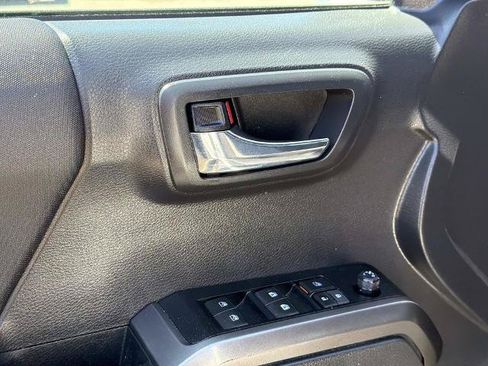 Used 2023 Toyota Tacoma TRD Off-Road w/ Black Out Package (TMS) AWD/4WD image 24