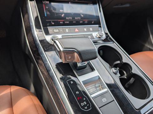 Used 2023 Audi Q8 Premium AWD/4WD image 33