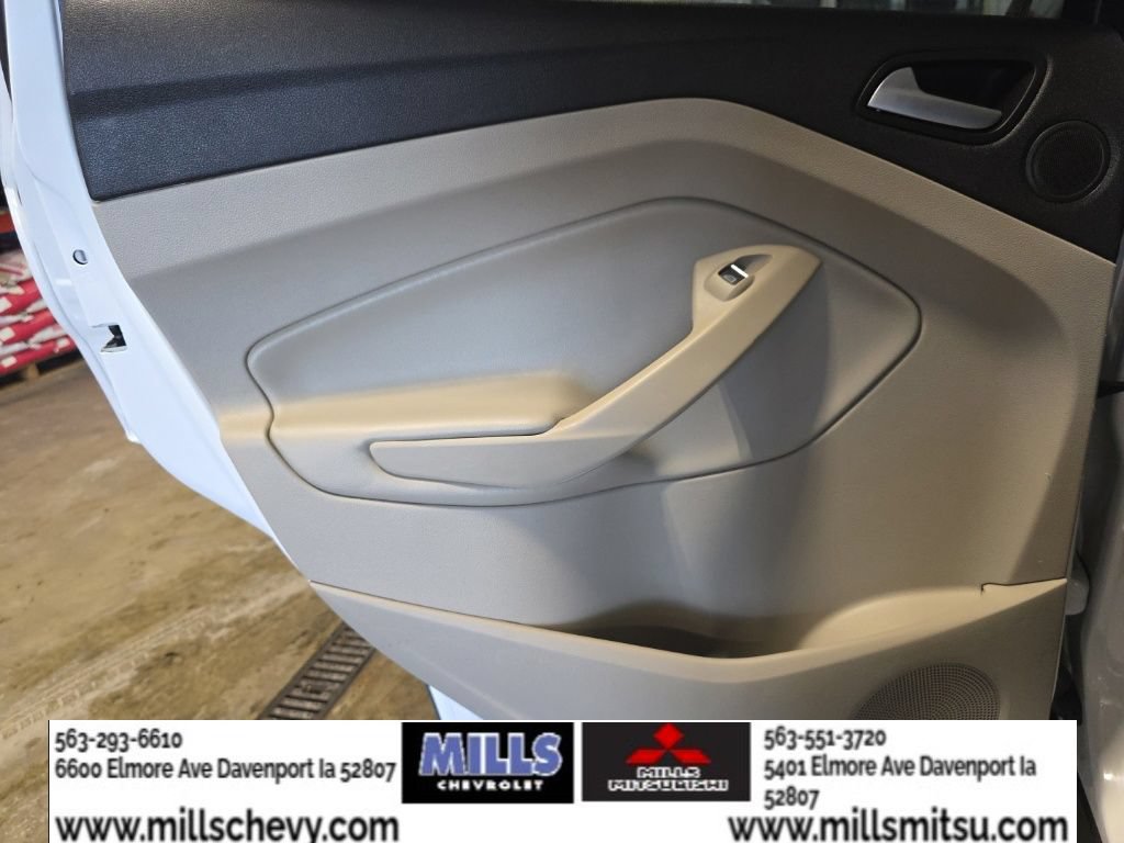 Used 2017 Ford Escape SE w/ SE Leather Comfort Package FWD image 16
