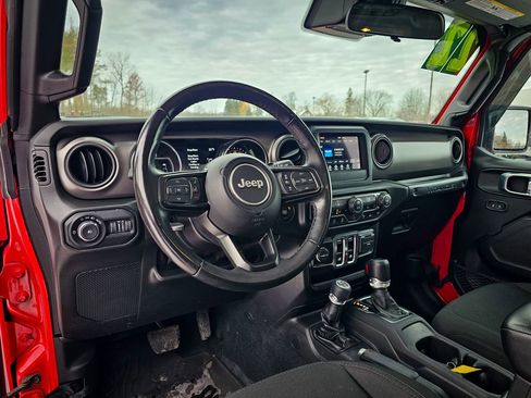 Certified 2022 Jeep Wrangler Willys image 12