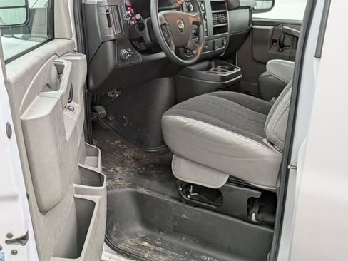 Used 2024 Chevrolet Express 2500 w/ Driver Convenience Package RWD image 17