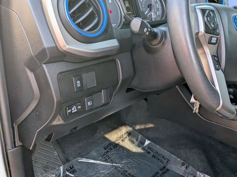 Used 2022 Toyota Tacoma SR5 w/ Technology Package image 17