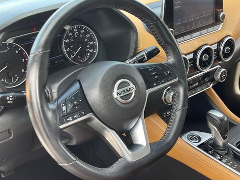 Used 2021 Nissan Sentra SV w/ SV Premium Package FWD image 9