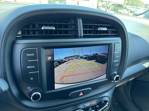 Used 2025 Kia Soul LX w/ LX Technology Package FWD image 22