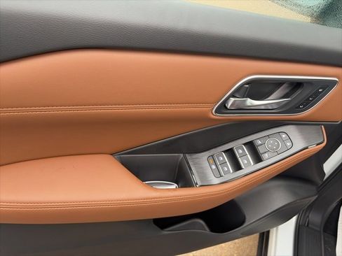 New 2026 Nissan Rogue Platinum image 17