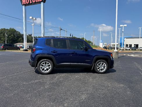 Used 2019 Jeep Renegade Latitude FWD image 8