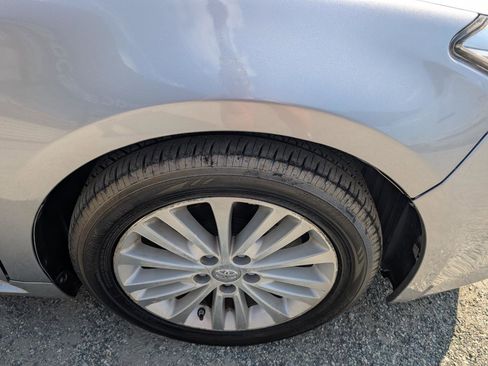 Used 2015 Toyota Avalon XLE Touring FWD image 4