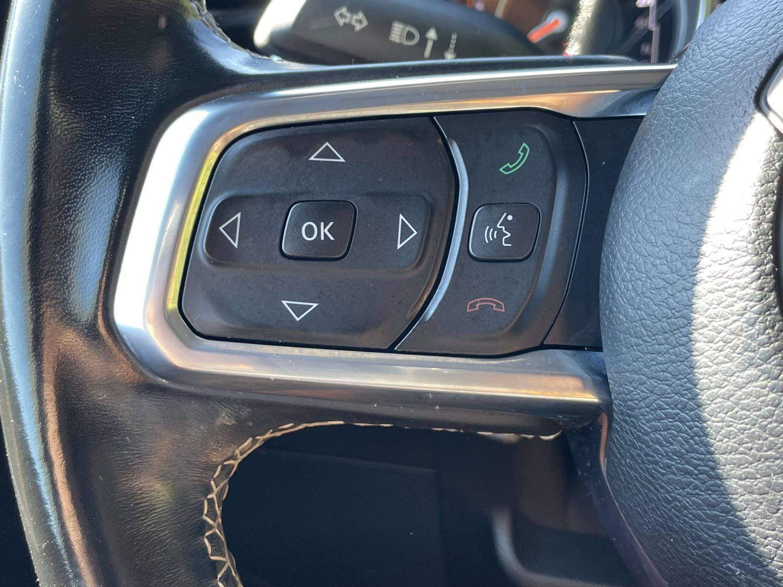 Used 2020 Jeep Wrangler Unlimited Sahara AWD/4WD image 23