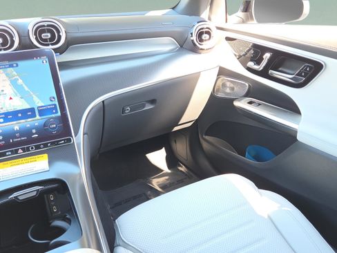 New 2026 Mercedes-Benz GLC 300 image 15