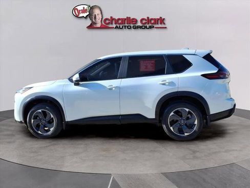 Certified 2024 Nissan Rogue SV image 2
