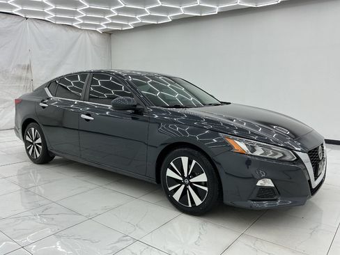 Used 2022 Nissan Altima 2.5 SV FWD image 7