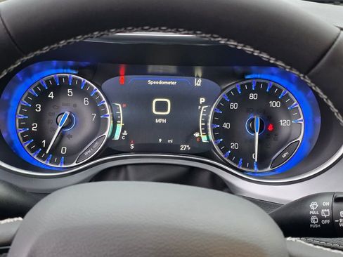 New 2026 Chrysler Pacifica Limited image 18