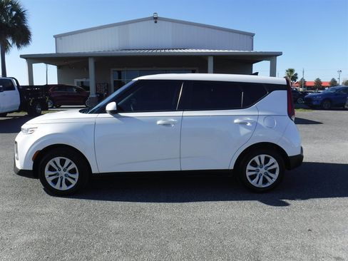 Used 2021 Kia Soul LX image 1