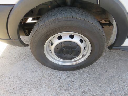 Used 2019 Ford Transit 250 148 Medium Roof image 32