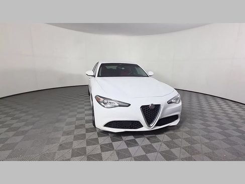 Used 2020 Alfa Romeo Giulia RWD image 49