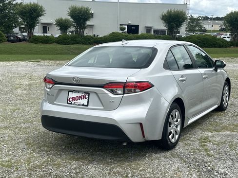 Used 2023 Toyota Corolla LE FWD image 5