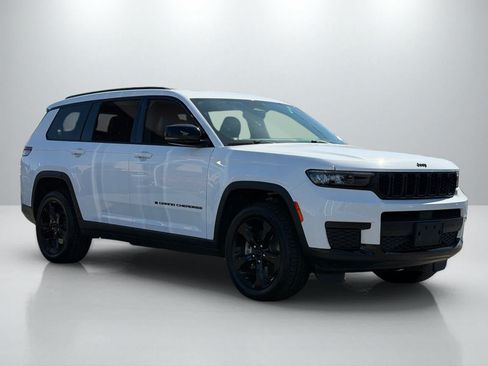 Used 2023 Jeep Grand Cherokee L Laredo RWD image 10