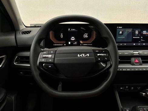 Used 2025 Kia K4 FWD image 33