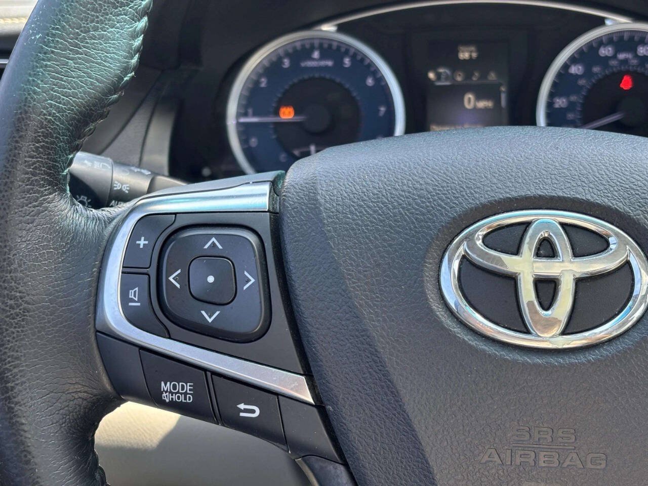 Used 2017 Toyota Camry XLE w/ Moonroof Package FWD image 28