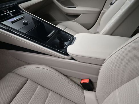 Certified 2026 Porsche Panamera image 21