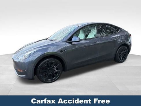 Used 2023 Tesla Model Y Long Range image 2