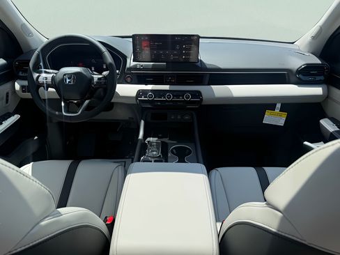 New 2026 Honda Pilot Touring image 17