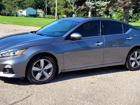 Used 2020 Nissan Altima 2.5 SL image 2