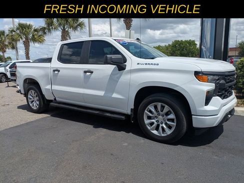 Used 2023 Chevrolet Silverado 1500 Custom image 1