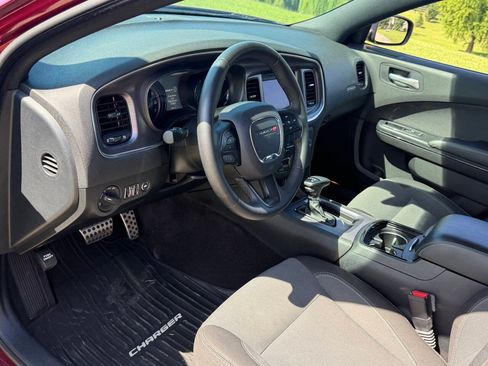 Used 2018 Dodge Charger SXT w/ Blacktop Package RWD image 27